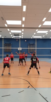 Bezirksliga Ost – Mit zwei neuen Trikotsätzen starten die Pöẞnecker Volleyballer auch gleichzeitig mit zwei Siegen in die neue Saison - 20190921_112139_resized_7d4f11fcbf23c798cb855585f9dda049