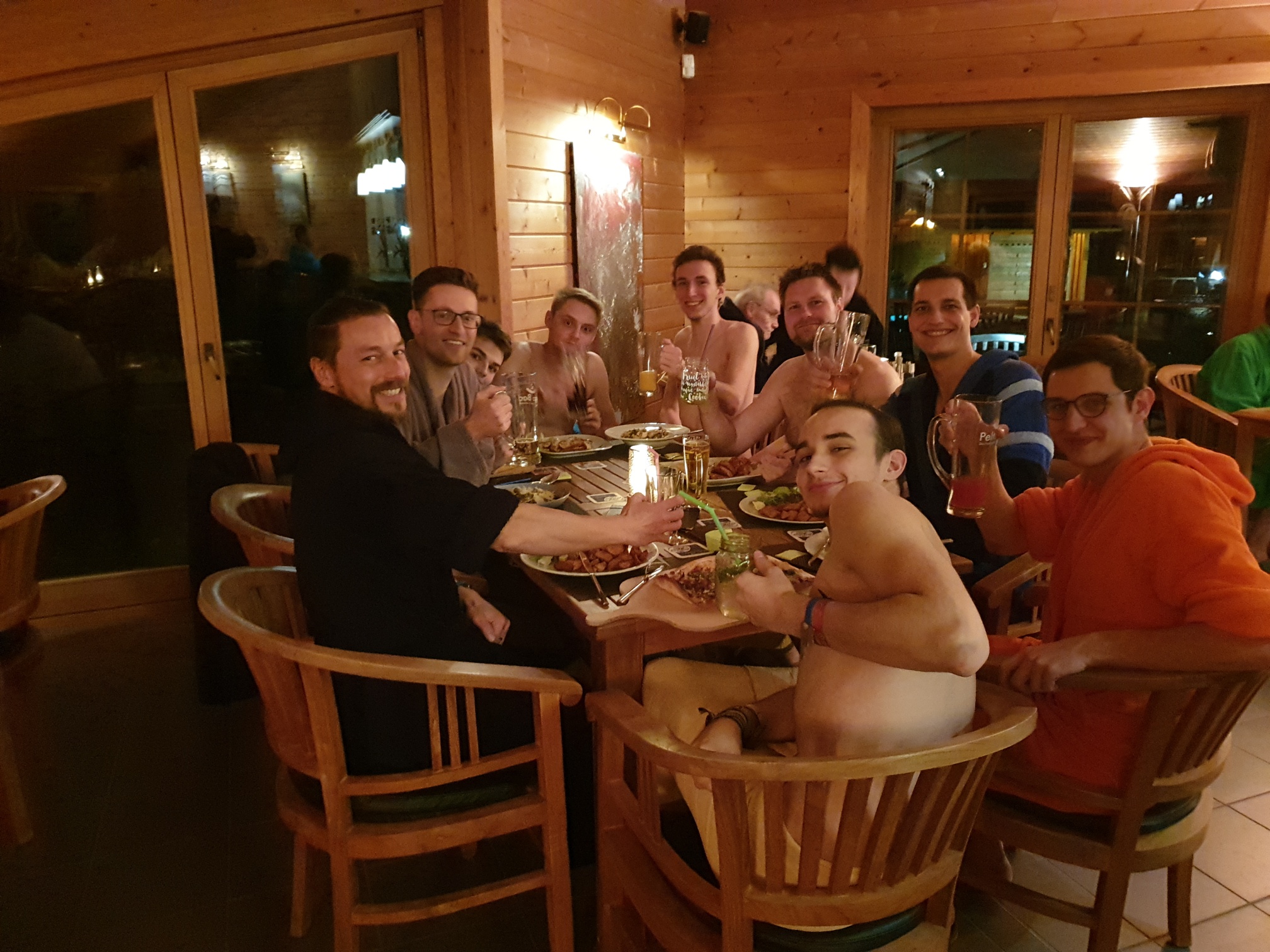 2.Pokalrunde – Mit zwei spielerisch tollen Partien gegen Bundesliga-Allstars und – Reservisten verabschiedet sich der 1. SV Pößneck aus der aktuellen Pokalrunde