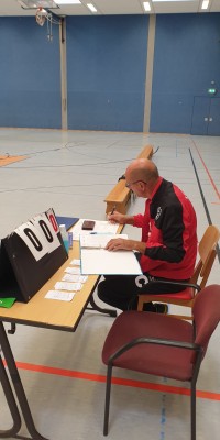 Da sind Parallelen: Pöẞnecker Volleyballer und die Bundestagswahl – oder: Erster Spieltag: Verbandsliga Nord startet für die Pöẞnecker Volleyballer mit einem Sieg - 20211002_100958_525c033d3e1a71e16a43d793282dd173