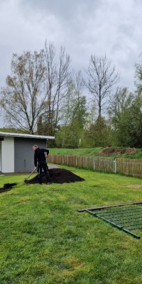 Arbeitseinsatz mit 53 Volleyballern auf der Beachanlage - 20230429_092851_resized_c904a1f41b1806f9e4cae7f54237b6ca