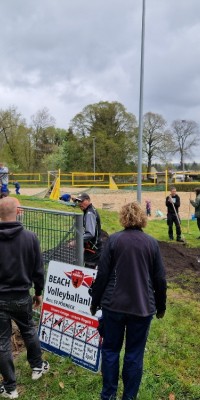 Arbeitseinsatz mit 53 Volleyballern auf der Beachanlage - 20230429_100759_resized_2_a552c822b9cd2540e7aa6da3ec8cc48f