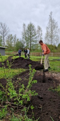 Arbeitseinsatz mit 53 Volleyballern auf der Beachanlage - 20230429_102411_resized_2_5f79c9602e40c76c42d25484127cdbe9
