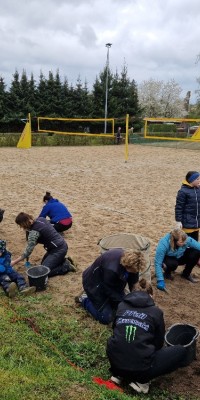 Arbeitseinsatz mit 53 Volleyballern auf der Beachanlage - 20230429_111331_resized_1_e121c6cbb1391cb725dc02ddeb602742