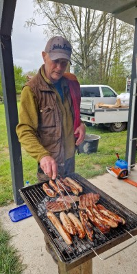 Arbeitseinsatz mit 53 Volleyballern auf der Beachanlage - 20230429_123652_resized_1_d6269f993eee211b242510e98ca89661