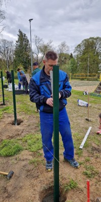 Arbeitseinsatz mit 53 Volleyballern auf der Beachanlage - 20230429_134857_resized_1_e391a8f543031965ca486f7fecf46377