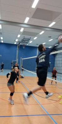 Weihnachtstraining der Abteilung Volleyball - 20251121_210205_024_saved_e1c8666848cc403c6c3a1cea2c3dfb27