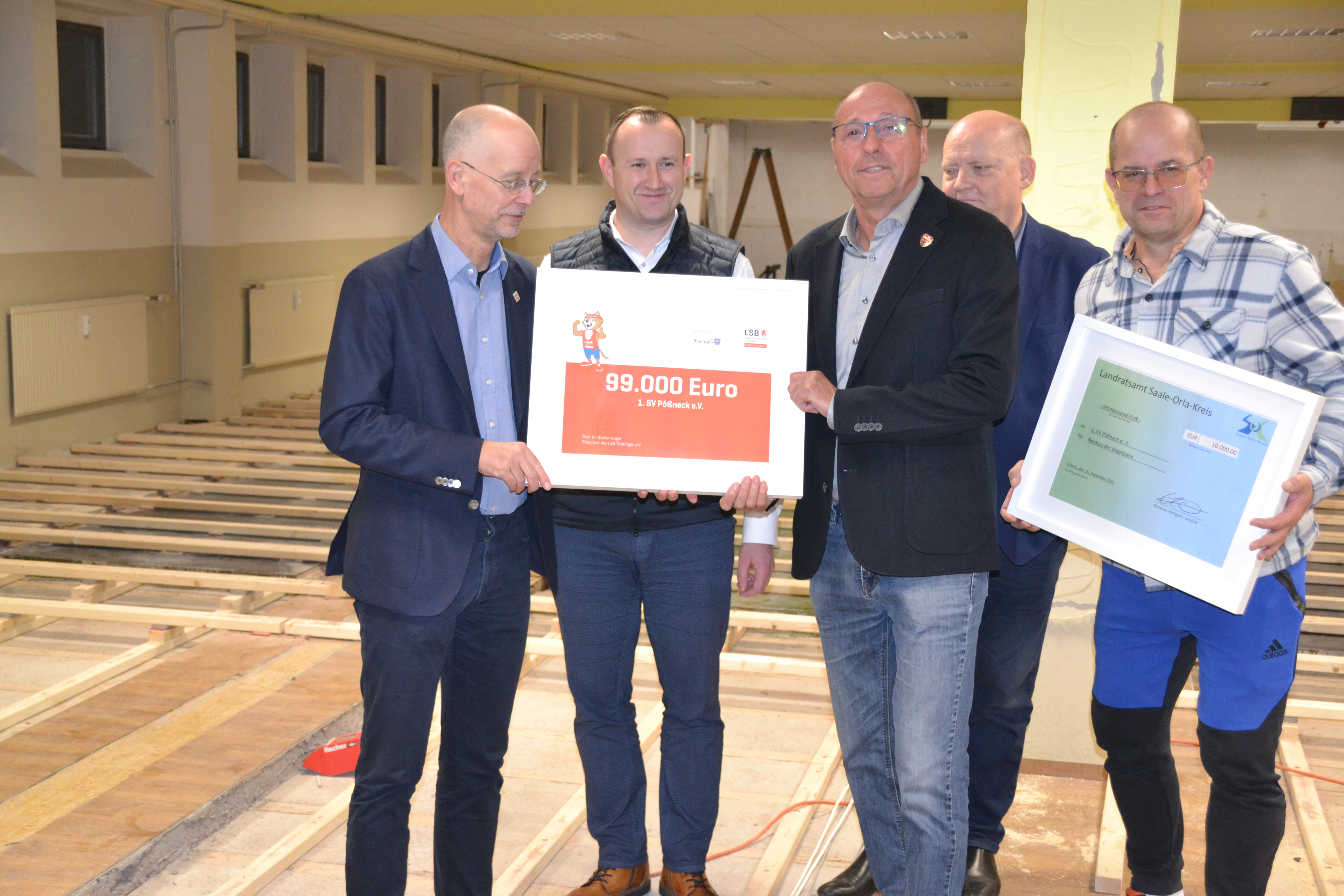 Fördermittelübergabe für neue Kegelbahn