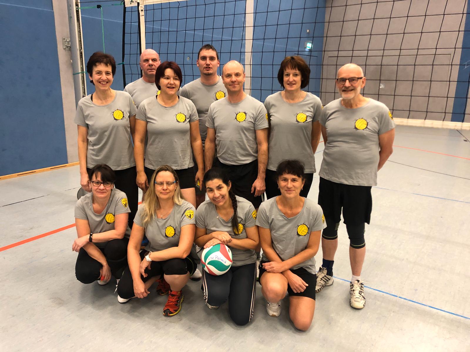 Freizeit Mixed Mannschaft mit neuen Trikots ausgestattet