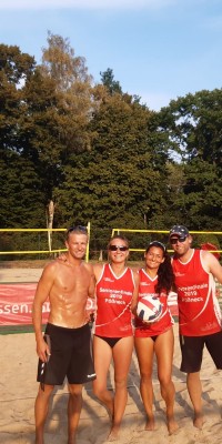 2x Bronze für die Pößnecker Gastgeber bei der stark besetzten Thüringer Seniorenmeisterschaft im Beachvolleyball in der Rosen-Arena - IMG-20190827-WA0066_503ba1a5903ada843a713a7e2fe730c5