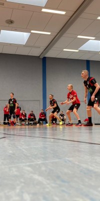 Da sind Parallelen: Pöẞnecker Volleyballer und die Bundestagswahl – oder: Erster Spieltag: Verbandsliga Nord startet für die Pöẞnecker Volleyballer mit einem Sieg - IMG-20211002-WA0031_21dfb38453a2f3a1cd82dd185f3f34ea