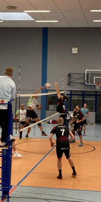 Da sind Parallelen: Pöẞnecker Volleyballer und die Bundestagswahl – oder: Erster Spieltag: Verbandsliga Nord startet für die Pöẞnecker Volleyballer mit einem Sieg - IMG-20211002-WA0035_6aa509a1b835f7d75870f98eed01b827