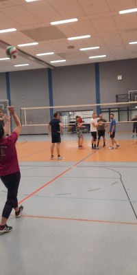 Groẞes Adventstraining mit allen Erwachsenen Volleyballgruppen - IMG-20221125-WA0027_15b46e8aa530cbb738aa635646dca3fb