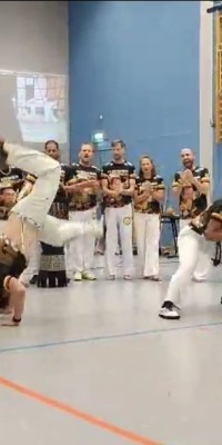 Einblicke in das III Ginga Capoeira-Festival Pöẞneck 2025 - Screenshot_20250905_192825_Video_Player_82a0cb29bcb1d23dd75c5d71d018bfec