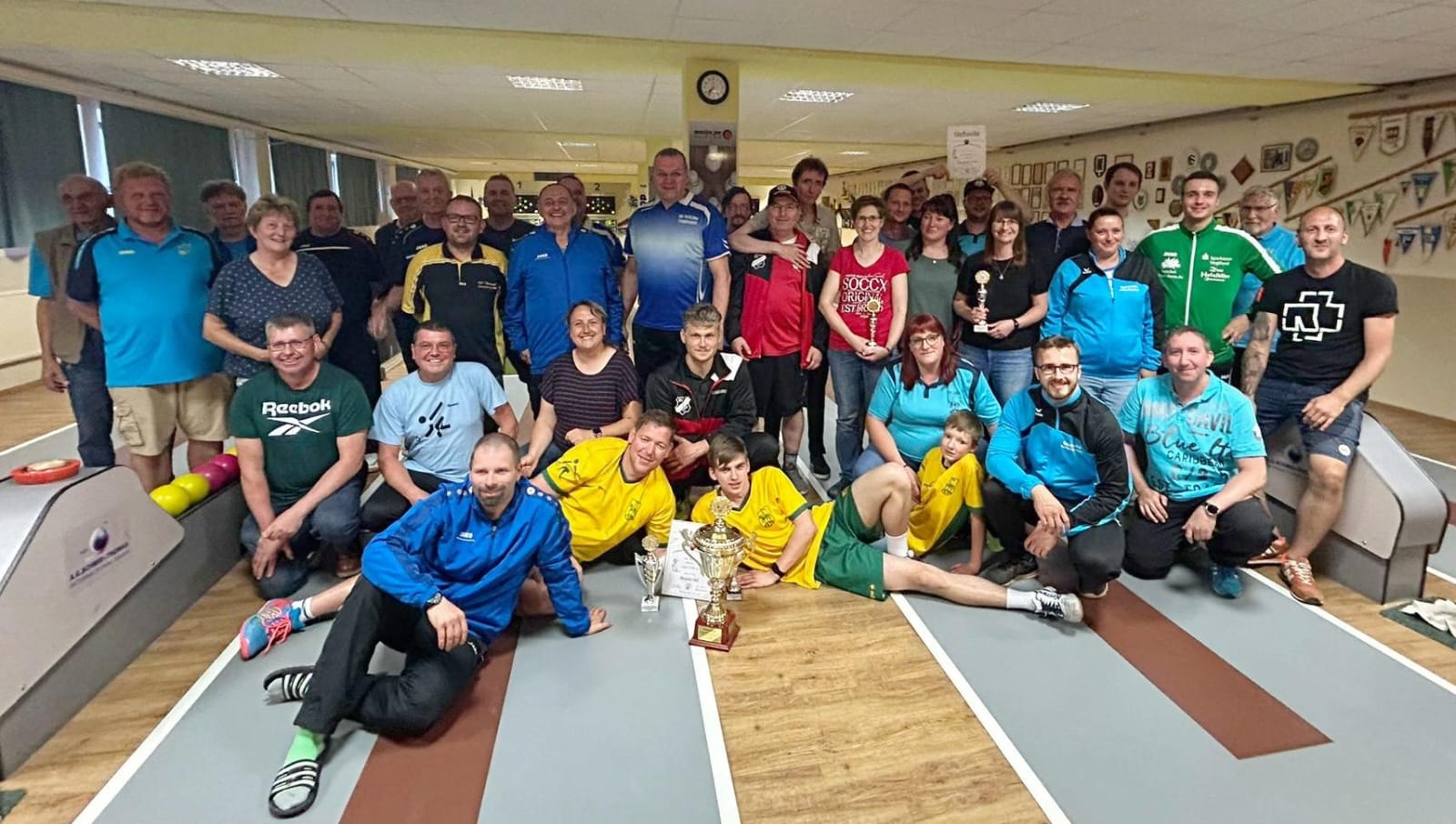 Internationaler Besuch auf der Kegelbahn Pößnecks